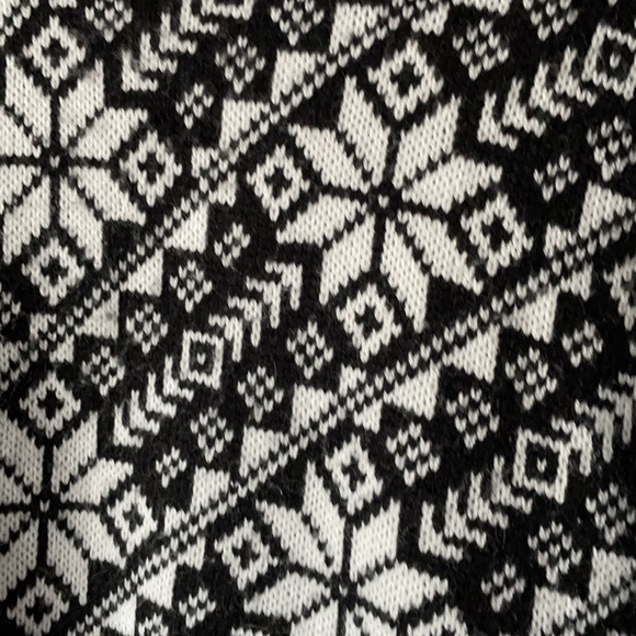 Village Green Vintage Fair Isle Nordic Snowflake Sweater - Picture 5 of 11